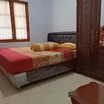 House 08